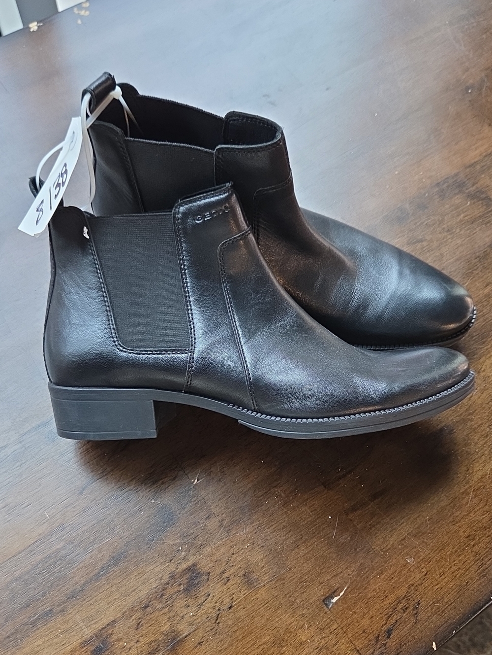 Geox Size 8 Women's Black Leather Chukka Boots with Elastic Side Panels